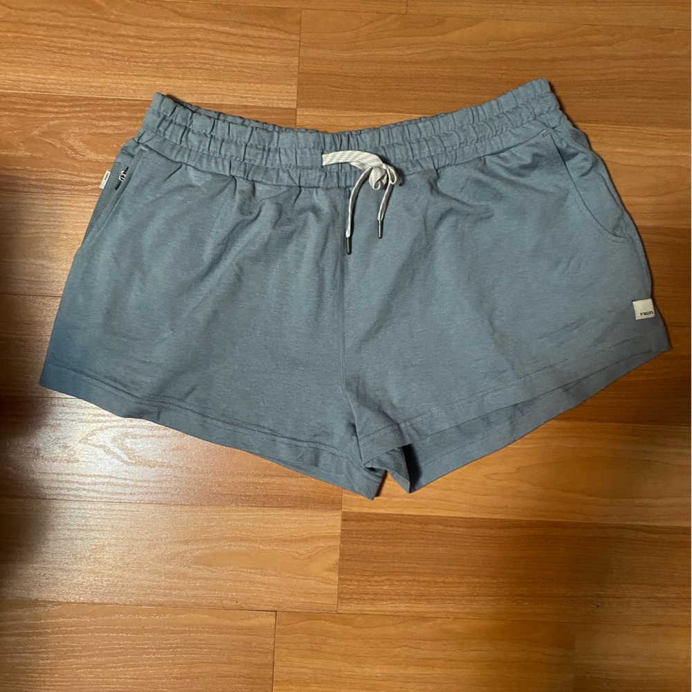 Like new vuori halo shorts